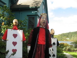 Queenofheartsandknavesscarecrows_2